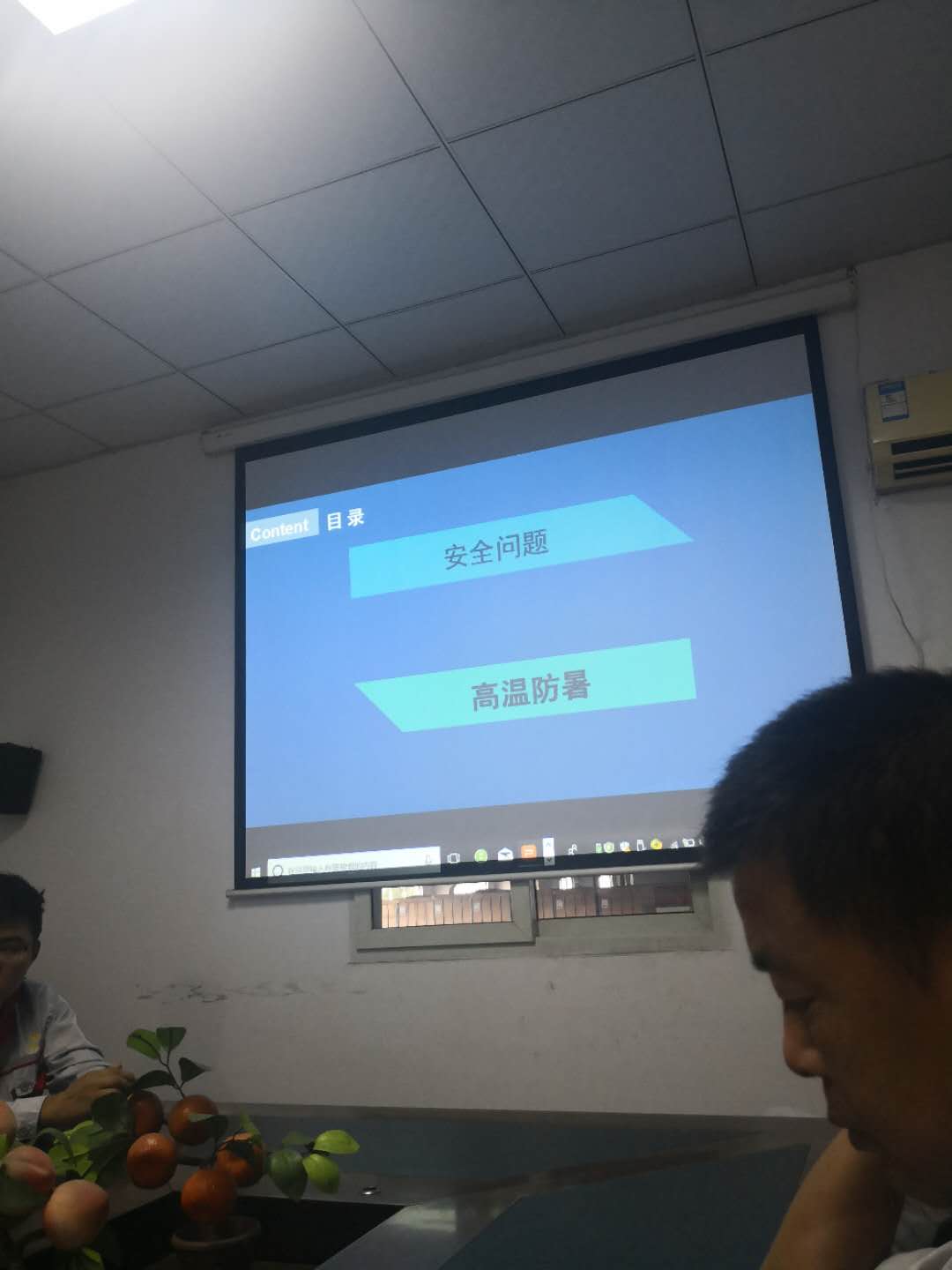715123768631365806.jpg